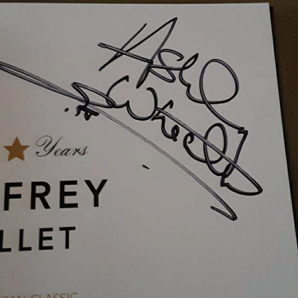 Joffrey Ballet book signed by Ashley Wheater - Picture 3 of 3